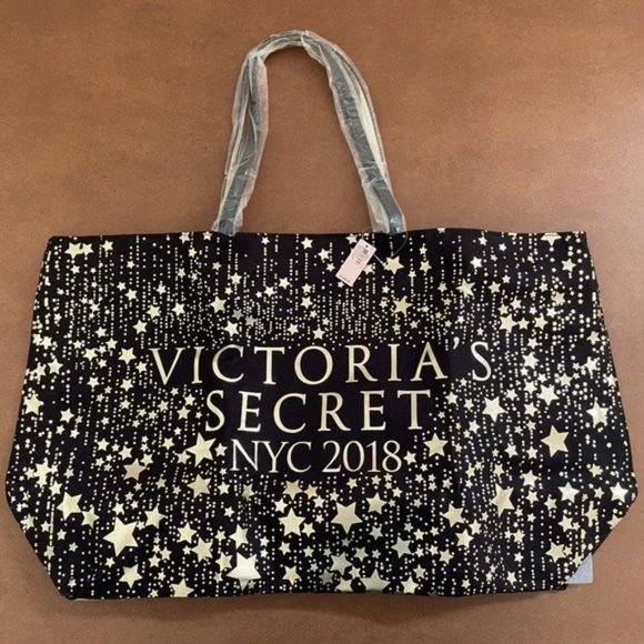 ✨NEW✨VICTORIA SECRET LARGE CANVAS EXCLUSIVE ANGEL TOTE BAG - GOLD START NYC 2018 - Picture 2 of 10